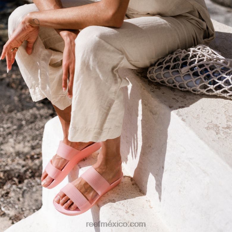 tobogán de vista de agua Reef mujer rubor B4FFZ112