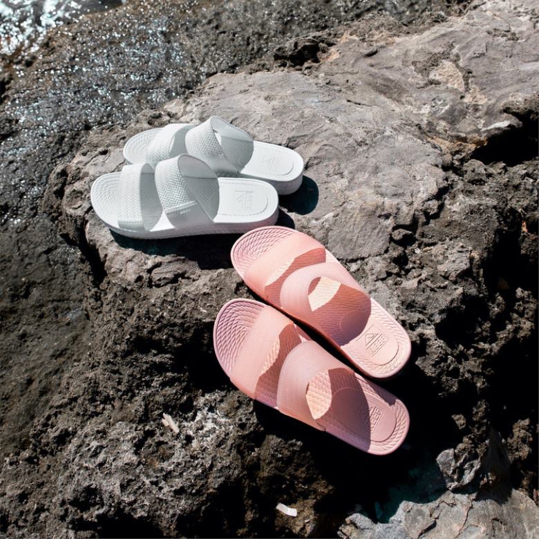 tobogán de vista de agua Reef mujer rubor B4FFZ112