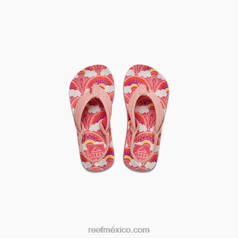 pequeño ahi Reef niños arcoiris y nubes B4FFZ871